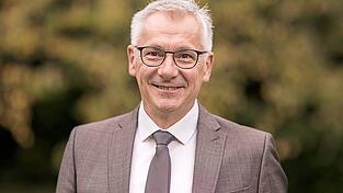 Landrat Werner Bumeder blickt optimistisch in die Zukunft. Landrat Werner Bumeder blickt optimistisch in die Zukunft.