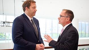 Finanzminister Klingbeil und Bundesbankchef Nagel kamen mit positiven Wachstumszahlen nach Bangkok.