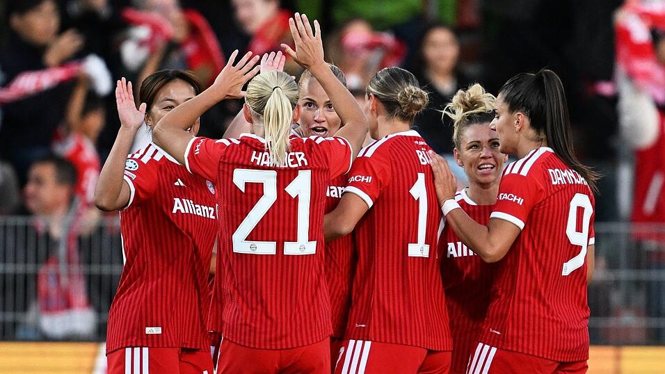 Die Bayern-Frauen konnten früh jubeln. Die Bayern-Frauen konnten früh jubeln.