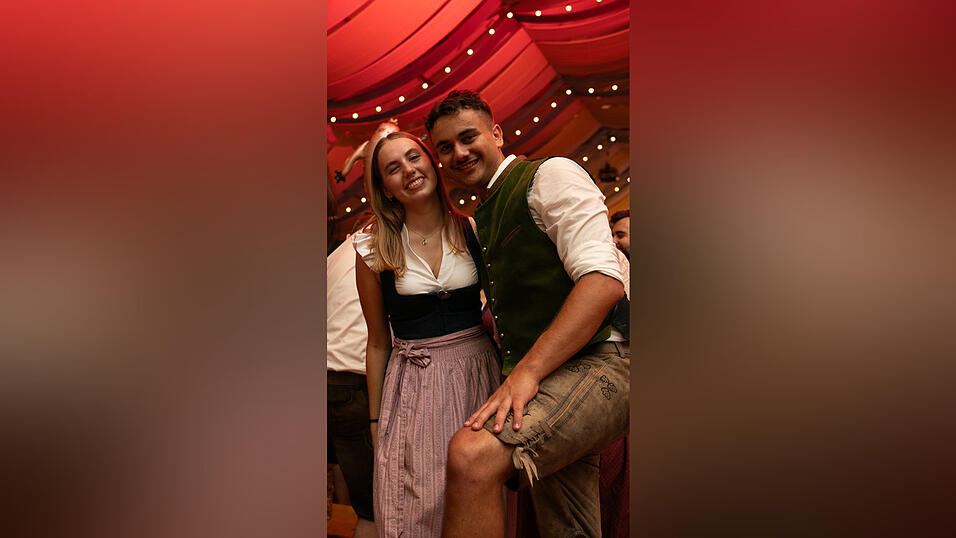 Die Partybilder vom Donnerstag, 14. August, aus dem Festzelt Reisinger. Die Partybilder vom Donnerstag, 14. August, aus dem Festzelt Reisinger.