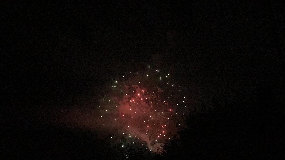 Das war das Abschlussfeuerwerk des Gäubodenvolksfestes 2019. Das war das Abschlussfeuerwerk des Gäubodenvolksfestes 2019.