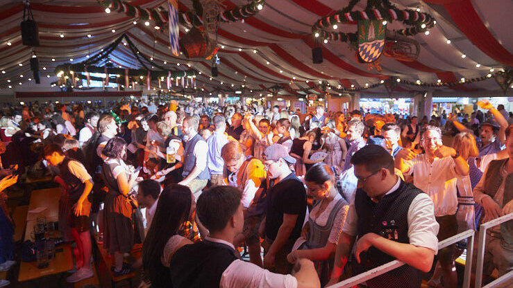 Die Partybilder vom Freitag, 15. August, aus dem Festzelt Lechner. Die Partybilder vom Freitag, 15. August, aus dem Festzelt Lechner.