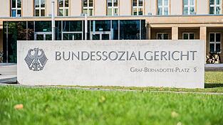 Das Bundessozialgericht prüft, ob das Arbeitslosengeld II im Jahr 2022 trotz Preisschubs ein menschenwürdiges Existenzminimum sicherte. (Archivbild)
