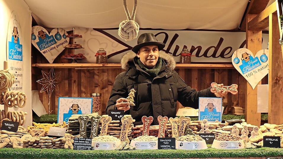 Bei Philipp Vespermann von der Hundebäckerei gibt es auch Hundekekse in Christbaumform. Bei Philipp Vespermann von der Hundebäckerei gibt es auch Hundekekse in Christbaumform.