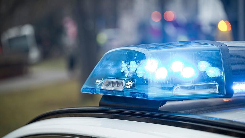 Die Polizei ermittelt jetzt unter anderem wegen Fahrens ohne F&uuml;hrerschein. (Symbolbild)