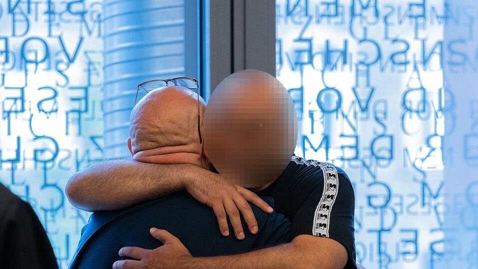 Der Hauptangeklagte lief sich auf das Angebot der Staatsanwaltschaft im Prozess, anders als die nun verurteilten Mitangeklagten, nicht ein. (Archivbild) Der Hauptangeklagte lief sich auf das Angebot der Staatsanwaltschaft im Prozess, anders als die nun verurteilten Mitangeklagten, nicht ein. (Archivbild)
