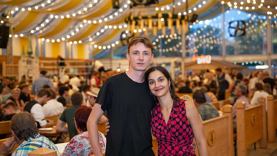 Die Partybilder vom Sonntag, 16. August, aus dem Festzelt Reisinger. Die Partybilder vom Sonntag, 16. August, aus dem Festzelt Reisinger.
