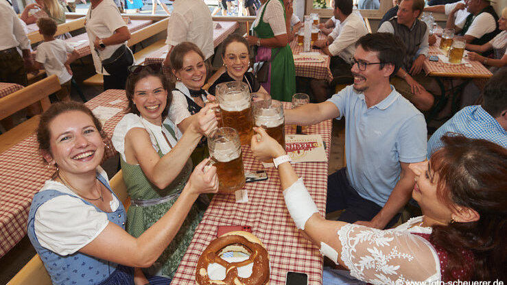 Die Partybilder vom Freitag, 16. August, aus dem Festzelt Lechner. Die Partybilder vom Freitag, 16. August, aus dem Festzelt Lechner.