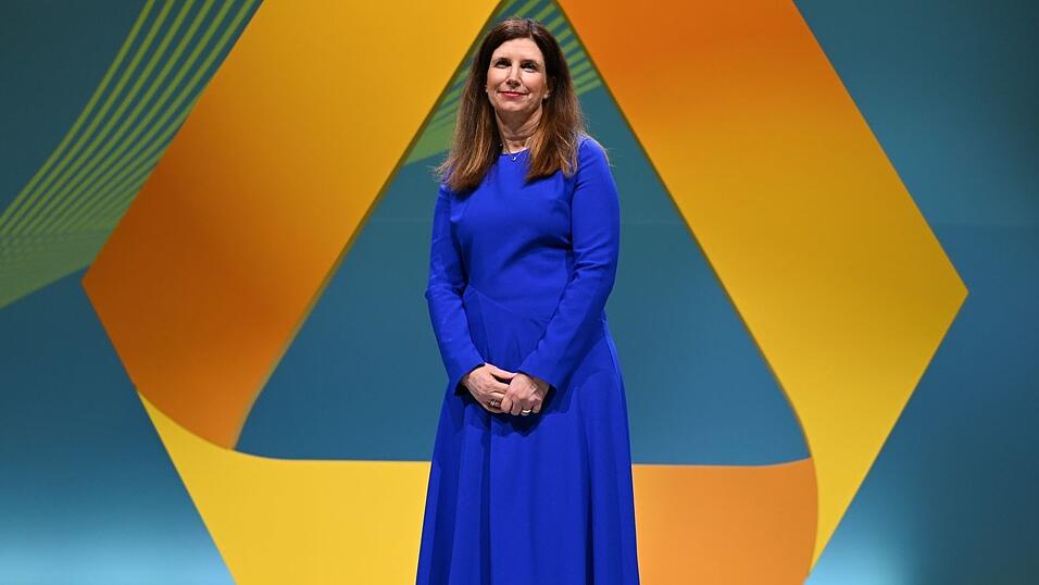 Commerzbank-Chefin Bettina Orlopp will die Eigenständigkeit der Bank retten. (Archivbild)