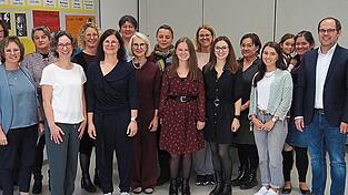 Rektorin Sandra Schütz hat ein starkes Lehrerteam zur Seite.