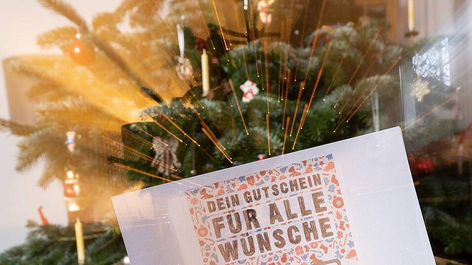 Weihnachtswünsche erfüllen sich heute manche gern selbst. (Archivbild) Weihnachtswünsche erfüllen sich heute manche gern selbst. (Archivbild)