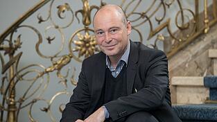 Jens-Daniel Herzog bleibt f&uuml;r f&uuml;nf weitere Jahre Intendant an Bayerns gr&ouml;&szlig;tem Mehrspartenhaus. (Archivbild)