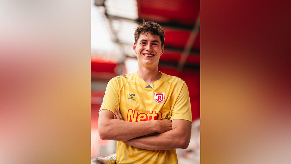 Max Schmitt hat bei Jahn Regensburg einen Zweijahresvertrag unterzeichnet. Max Schmitt hat bei Jahn Regensburg einen Zweijahresvertrag unterzeichnet.