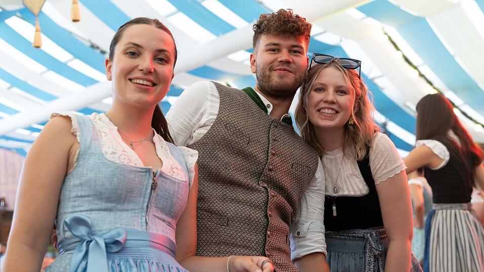 Die Partybilder vom Montag, 10. August, aus dem Festzelt Wenisch. Die Partybilder vom Montag, 10. August, aus dem Festzelt Wenisch.