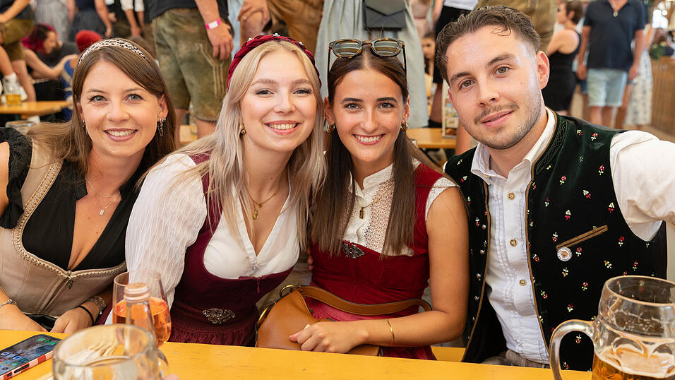 Die Partybilder vom Dienstag, 11. August, aus dem Festzelt Nothaft.