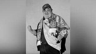 In seiner Parade-Parodie als Huaba Mane, Tragerlwart beim FC Pfatter: Kabarettist Lothar Kulzer. In seiner Parade-Parodie als Huaba Mane, Tragerlwart beim FC Pfatter: Kabarettist Lothar Kulzer.
