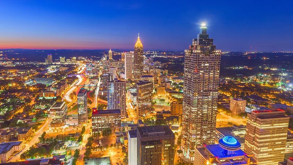 In der Metropolregion Atlanta leben fast sechs Millionen Menschen – mehr als die Hälfte von ihnen Afroamerikaner. Der ortsansässige 'Hartsfield-Jackson International Airport' hat das höchste Passagieraufkommen der Welt. (Symbolbild) In der Metropolregion Atlanta leben fast sechs Millionen Menschen – mehr als die Hälfte von ihnen Afroamerikaner. Der ortsansässige 'Hartsfield-Jackson International Airport' hat das höchste Passagieraufkommen der Welt. (Symbolbild)