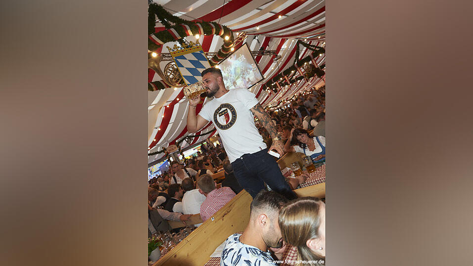 Die Partybilder von Freitag, 19. August 2022, aus dem Festzelt Lechner.