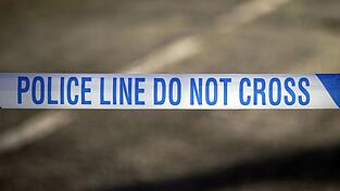 Mehrere Menschen wurden in einem Zug in England verletzt. (Symbolbild)