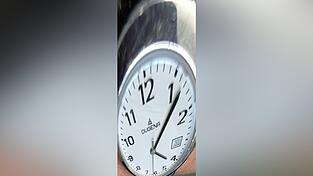 Manchmal passt gar nicht so viel Zeit in eine Uhr, wie sie Stunden hat.