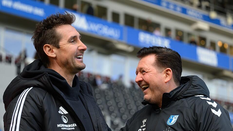 Zwei, die sich verstehen: Miroslav Klose (l) und Christian Titz. (Archivbild) Zwei, die sich verstehen: Miroslav Klose (l) und Christian Titz. (Archivbild)