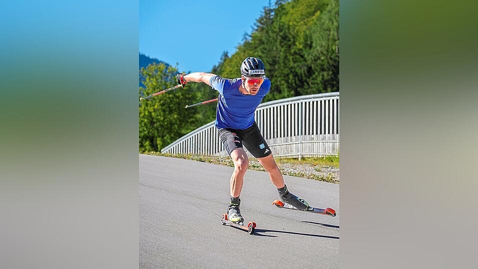 Im Sommer hielt sich der Lamer auf Rollski fit.