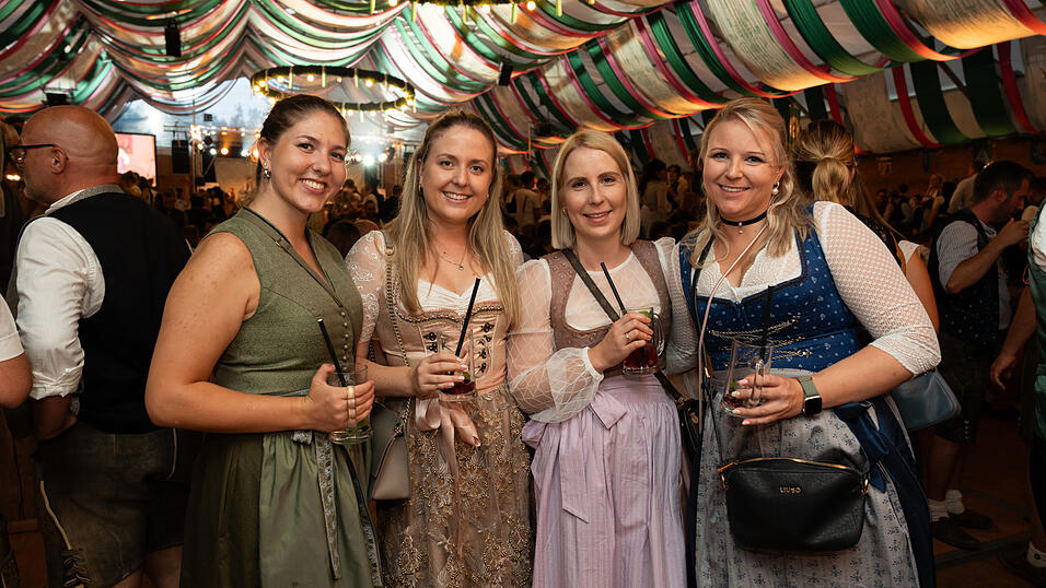 Die Partybilder vom Samstag, 17. August, aus dem Festzelt Weckmann. Die Partybilder vom Samstag, 17. August, aus dem Festzelt Weckmann.