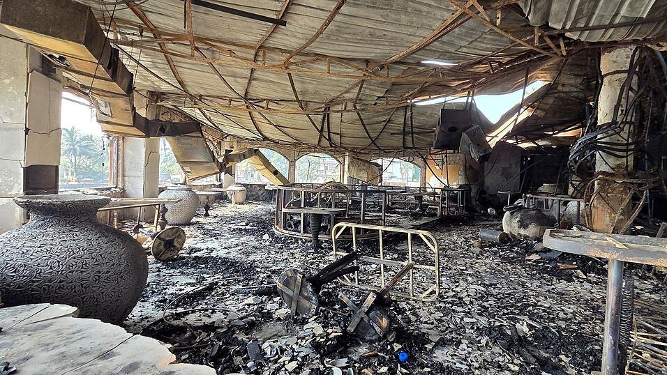 Die verkohlten Innenräume eines Nachtclubs, der am frühen Sonntag in Brand geraten war, sind in Arpora, Goa, zu sehen. (Foto aktuell) Die verkohlten Innenräume eines Nachtclubs, der am frühen Sonntag in Brand geraten war, sind in Arpora, Goa, zu sehen. (Foto aktuell)