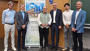 Von links: KoNaRo-Sprecher Edmund Langer, Prof. Volker Sieber, Toni Hinterdobler (Verein Hochschulstadt), OB Markus Pannermayr, Deutschlandstipendiat Kenshin Park und Herbert Wittl (Verein Hochschulstadt).
