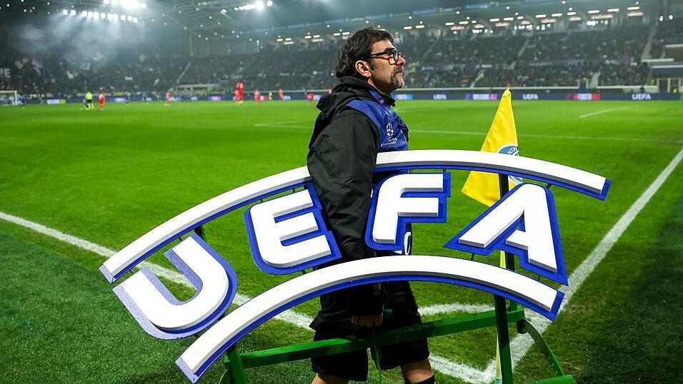 Kein Boykott: Die U20-WM der Fußballerinnen findet offenbar auch mit Teams aus Europa statt. (Archivbild) Kein Boykott: Die U20-WM der Fußballerinnen findet offenbar auch mit Teams aus Europa statt. (Archivbild)
