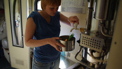 Imke Hansen und Andreas Goldbrunner reisen um die Welt. Von Moskau nach Sibirien mit der transsibirischen Eisenbahn. Imke Hansen und Andreas Goldbrunner reisen um die Welt. Von Moskau nach Sibirien mit der transsibirischen Eisenbahn.