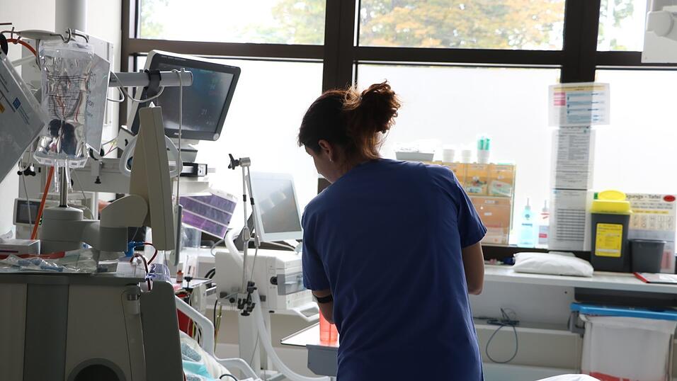 Maschinen &uuml;bernehmen in der Intensivstation notwendigerweise viele Aufgaben. Aber die pers&ouml;nliche Ansprache ist ebenfalls sehr wichtig, ist Stephanie W. &uuml;berzeugt.