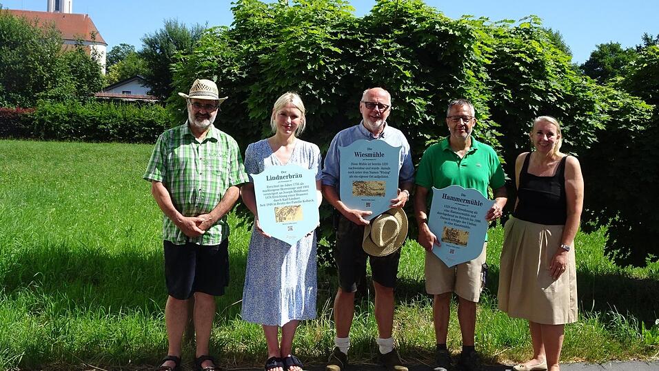 Die letzten drei der insgesamt 25 historischen Tafeln wurden am Dienstag vorgestellt. Die letzten drei der insgesamt 25 historischen Tafeln wurden am Dienstag vorgestellt.