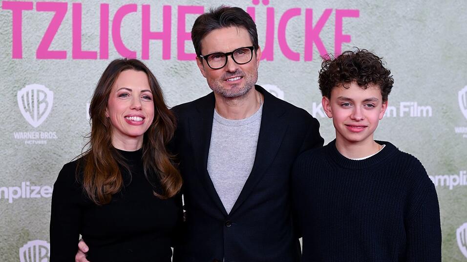 Simon Verhoevens Sohn David (r) hat seinen Vater f&uuml;r die Besetzung des Films einen wichtigen Tipp gegeben. (Archivbild)