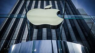 Der US-Konzern Apple streitet seit Jahren mit der EU-Kommission über Digital- und Wettbewerbsregeln. (Archivbild) Der US-Konzern Apple streitet seit Jahren mit der EU-Kommission über Digital- und Wettbewerbsregeln. (Archivbild)