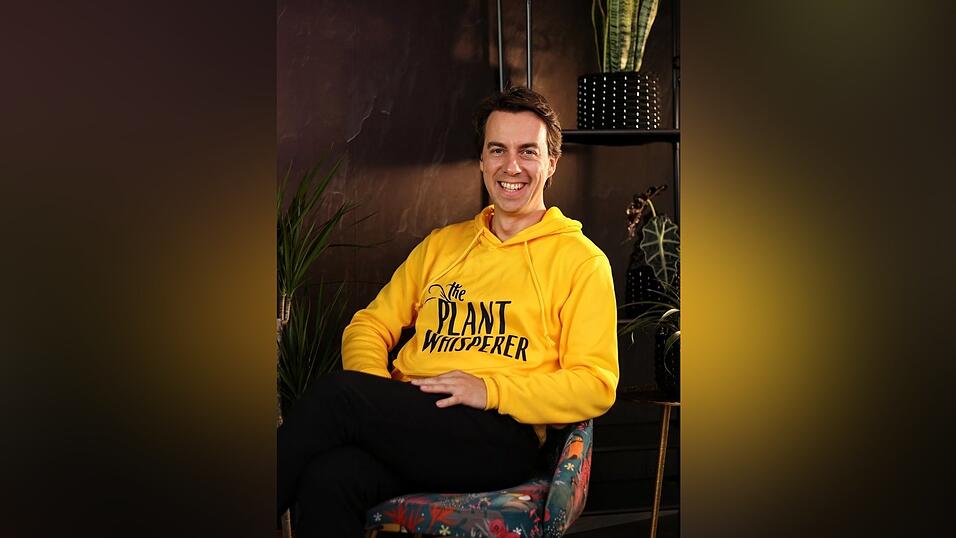 Gesch&auml;ftsf&uuml;hrer Stefan Friedrich in einem seiner Studios, in dem Videos f&uuml;rs Live-Shopping entstehen.