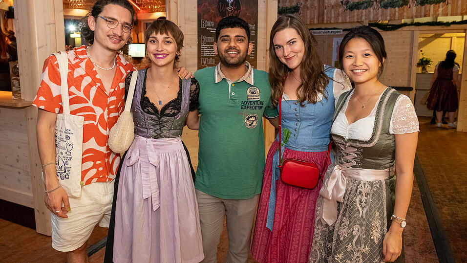 Die Partybilder vom Sonntag, 13. August 2023, aus dem Festzelt Reisinger. Die Partybilder vom Sonntag, 13. August 2023, aus dem Festzelt Reisinger.