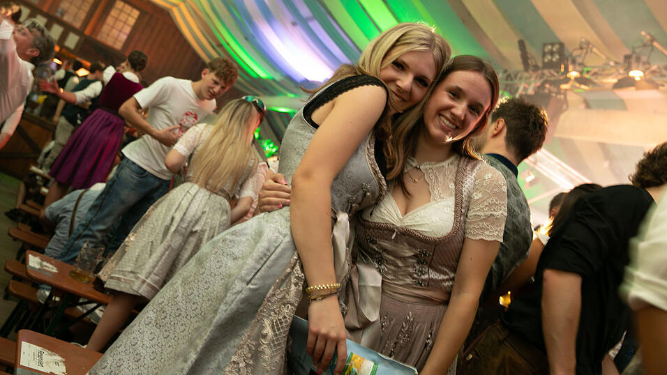 Die Partybilder vom Freitag, 8. August, aus dem Festzelt Wenisch. Die Partybilder vom Freitag, 8. August, aus dem Festzelt Wenisch.