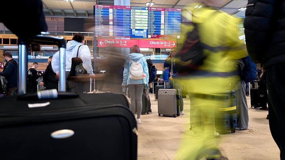 Der Flughafen BER hat seinen Betrieb vor&uuml;bergehend eingestellt.