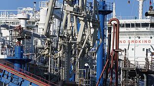 Zu den Folgen des russischen Angriffskriegs gegen die Ukraine gehören auch deutsche Bemühungen um neue Quellen für Energieimporte. (Symbolbild) Zu den Folgen des russischen Angriffskriegs gegen die Ukraine gehören auch deutsche Bemühungen um neue Quellen für Energieimporte. (Symbolbild)