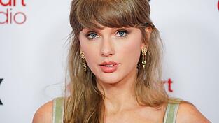 US-Star Taylor Swift kündigt eine erweiterte Version ihres zwölften Studioalbums an – mit vier neuen Songs. (Archivbild) US-Star Taylor Swift kündigt eine erweiterte Version ihres zwölften Studioalbums an – mit vier neuen Songs. (Archivbild)