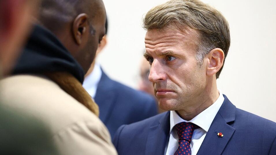 Ein rassistischer Terroranschlag ersch&uuml;ttert Frankreich mitten in der wegen der teils gewaltt&auml;tigen Sozialproteste bereits angespannten Lage.