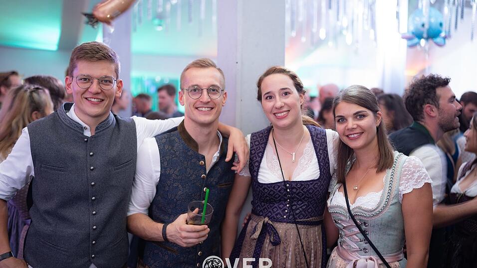 Auch am zweiten Volksfestfreitag schauten viele G&auml;ste im Overtime vorbei.