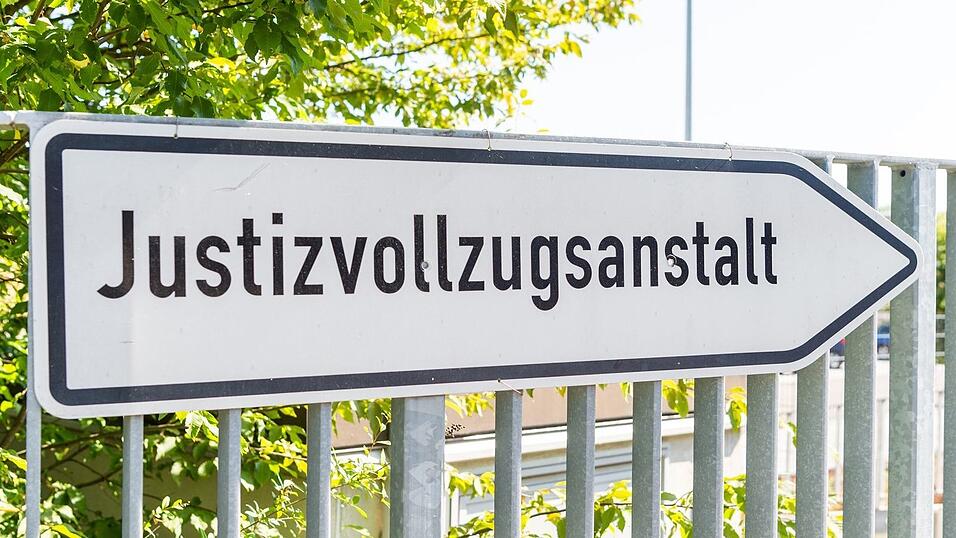 Die Polizei hat kurz nach der Tat einen 31-Jährigen festgenommen. (Symbolbild) Die Polizei hat kurz nach der Tat einen 31-Jährigen festgenommen. (Symbolbild)
