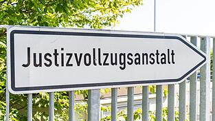 Die Polizei hat kurz nach der Tat einen 31-Jährigen festgenommen. (Symbolbild) Die Polizei hat kurz nach der Tat einen 31-Jährigen festgenommen. (Symbolbild)
