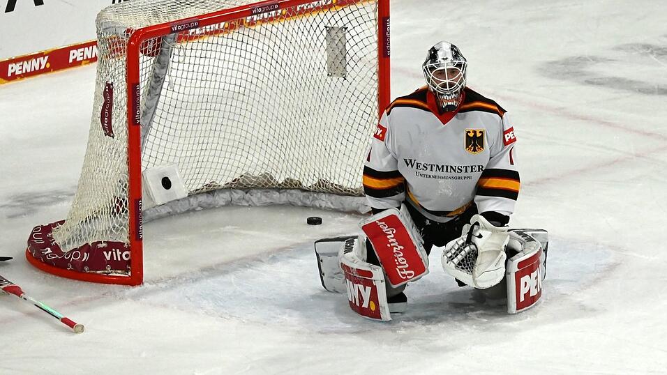 Keeper Dustin Strahlmeier hatte gegen Österreich Pech.