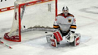 Keeper Dustin Strahlmeier hatte gegen Österreich Pech. Keeper Dustin Strahlmeier hatte gegen Österreich Pech.