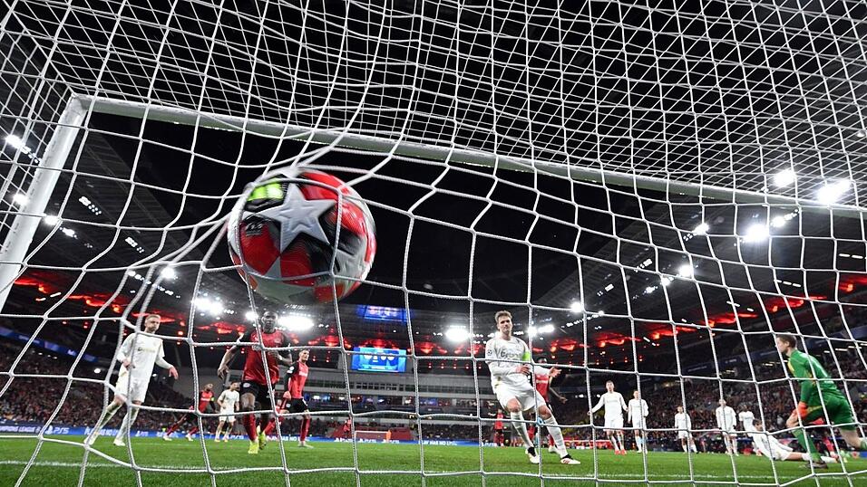 Bayer Leverkusen umgeht durch das 2:0 gegen Sparta Prag die Playoffs und steht direkt im Achtelfinale.