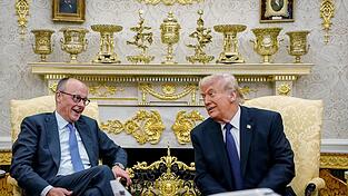 Kanzler und US-Präsident kamen wieder gut miteinander zurecht im Oval Office. Kanzler und US-Präsident kamen wieder gut miteinander zurecht im Oval Office.