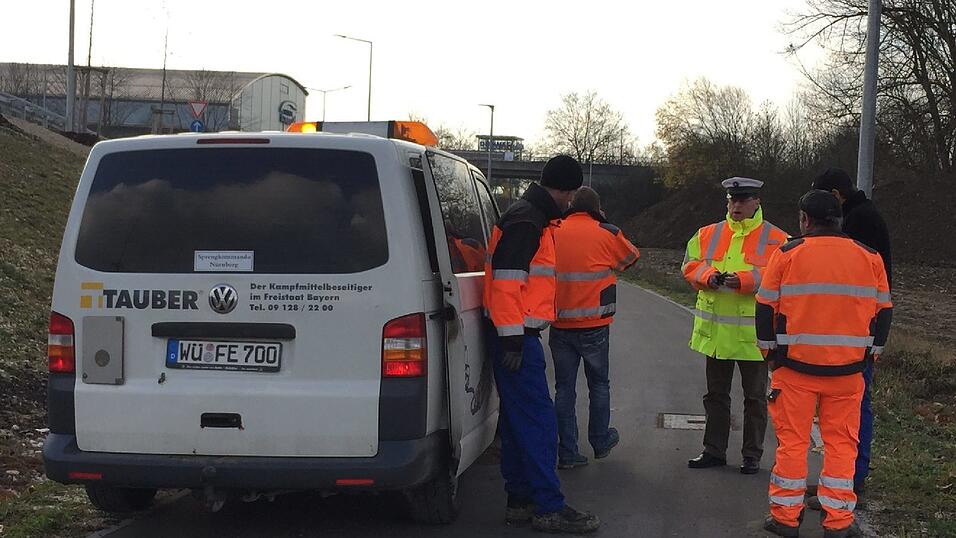 In Schwabelweis haben Bauarbeiter eine Fliegerbombe gefunden. In Schwabelweis haben Bauarbeiter eine Fliegerbombe gefunden.